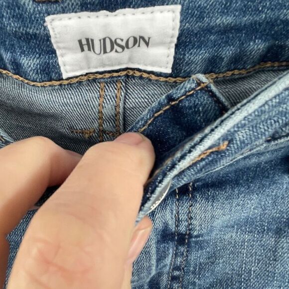 Hudson Blue Nyree Farrah Ultra High Rise Bootcup Crop Demin Jeans Size 28 - Picture 4 of 10